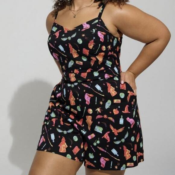 Torrid Harry Potter Romper - Hedwig Sorting Hat Potions Quidditch Plus 00X Large - Picture 3 of 11